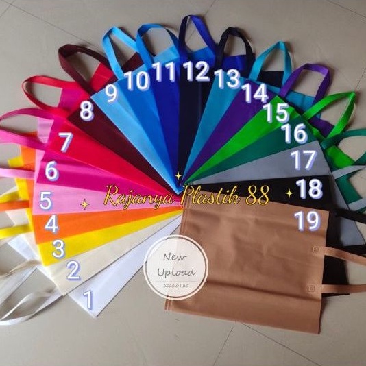 

Tas Spunbond Goodiebag 38x45 x10 cm tas belanja tas souvenir