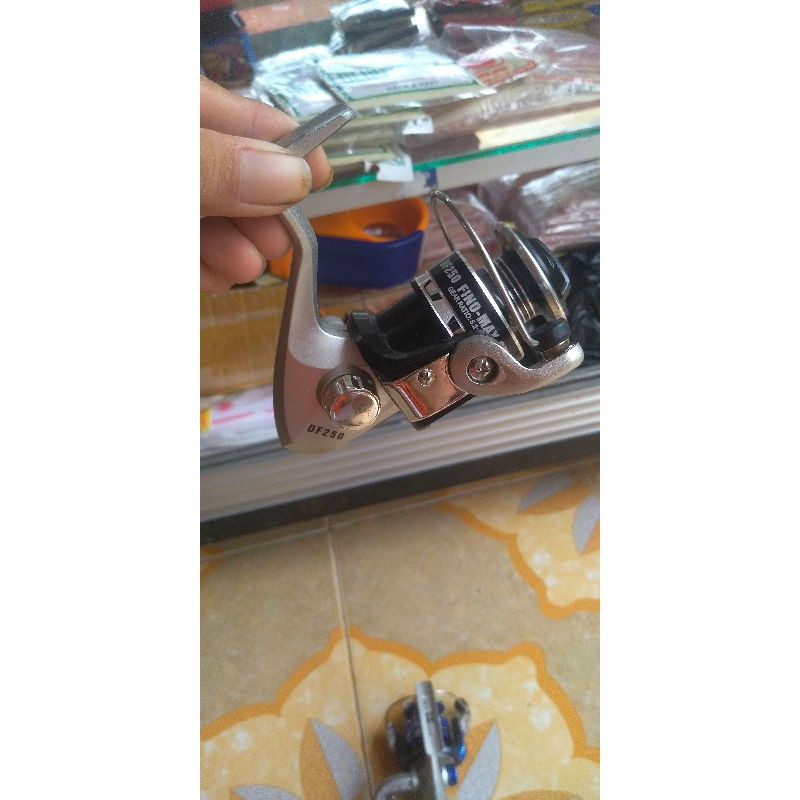 reel daido Fino max spin df 250 hitam