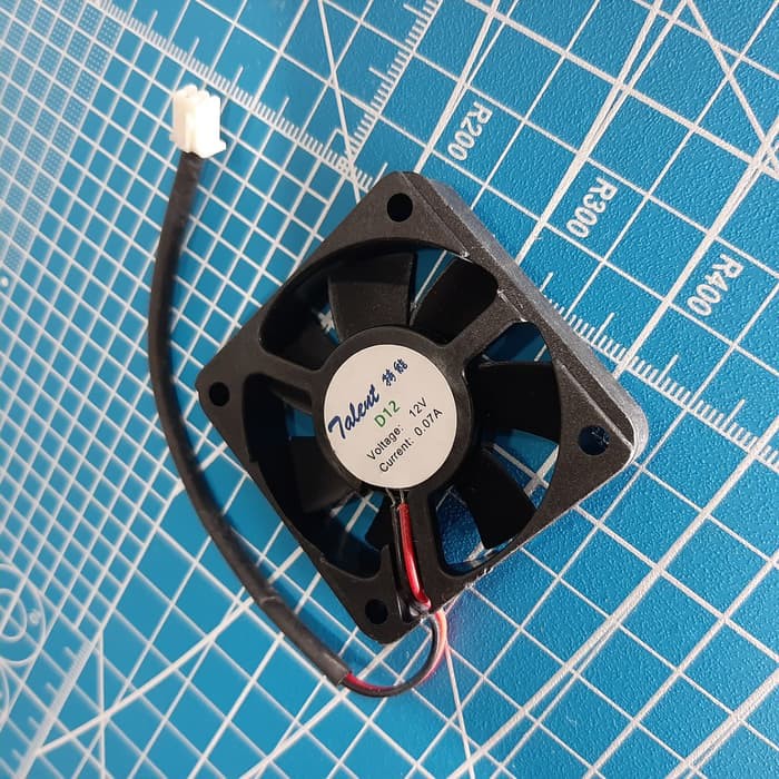 Вентиляторы dc 12v. DC Fan 12v500ma