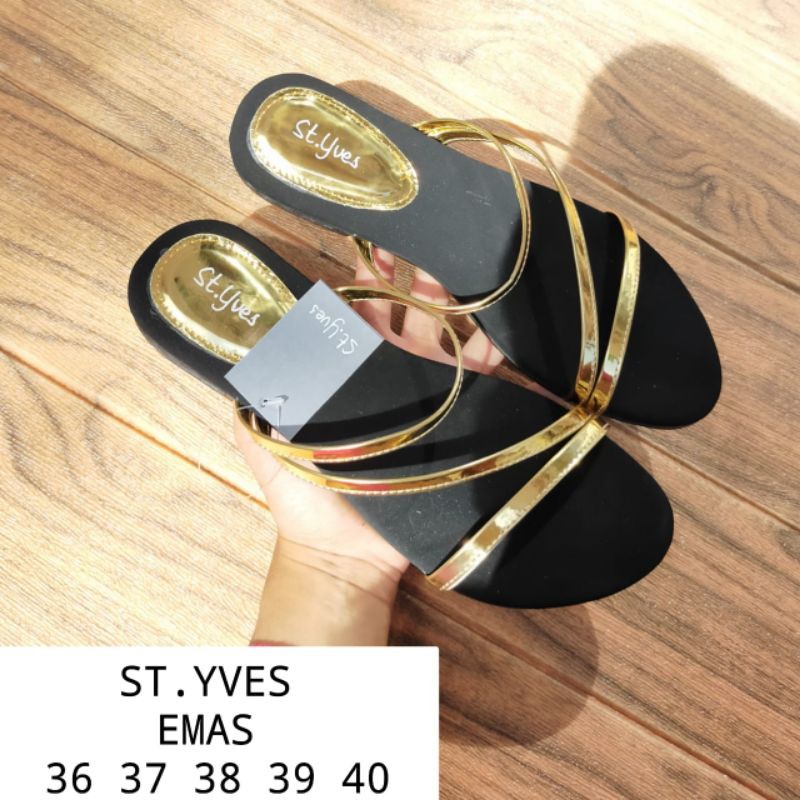 Sandal St. Yves