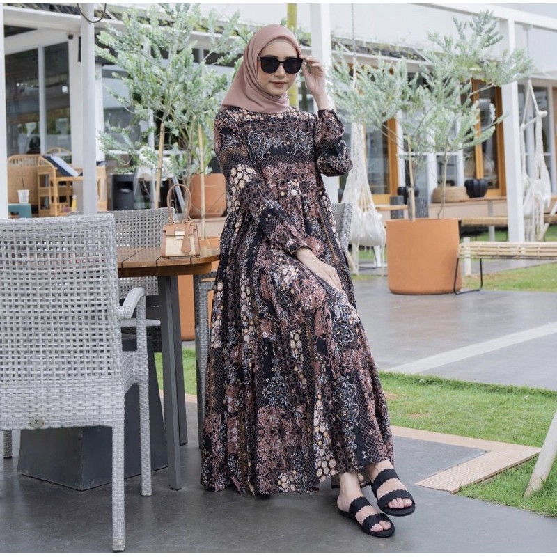 Qeena midi dress by heaven lights