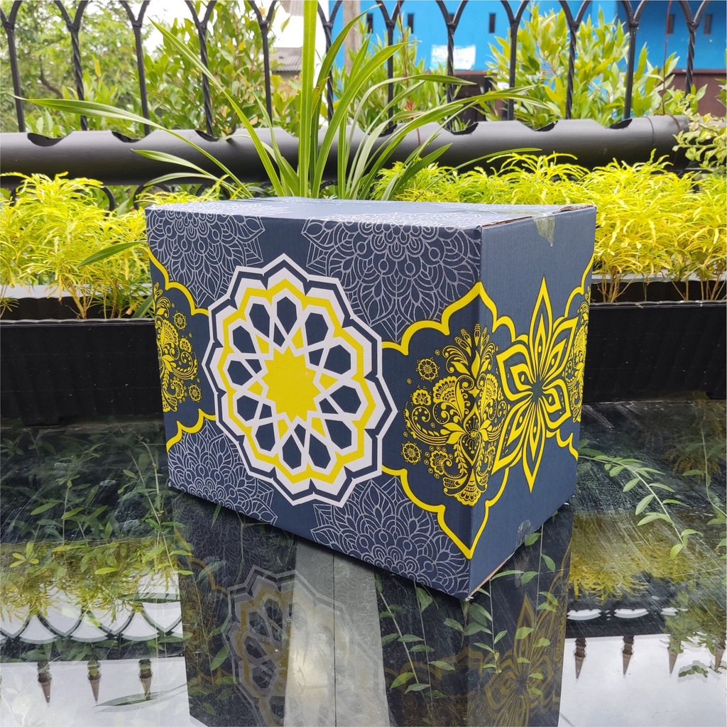 

PAKET 20 PCS KARDUS BOX MOTIF BIRU 40X25X33