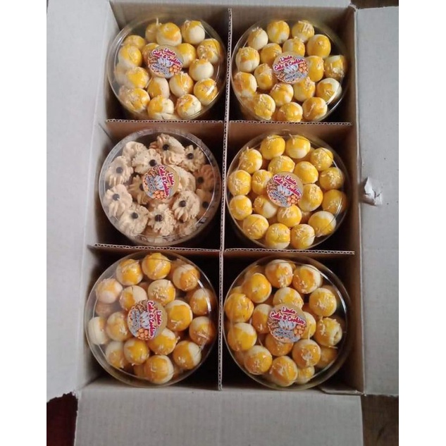 

PAKET KUE LEBARAN (500g)ISI 12 Toples