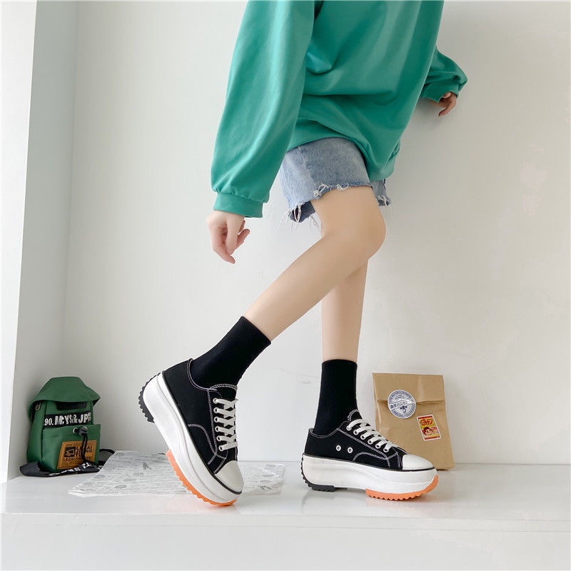 Sepatu Fashion Wanita Putih Model Tinggi Sepatu Sneakers Perempuan Korea Fashionable Ringan Anti Slip Trendy Kekinian