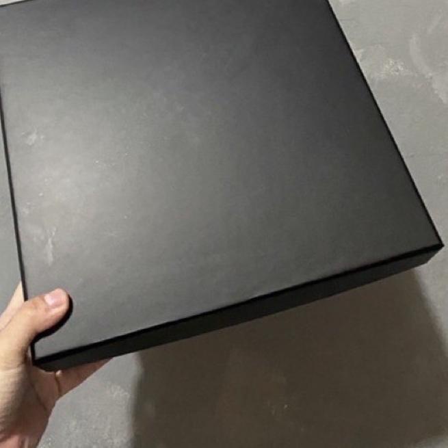 

Hardbox polos black WAJIB PAKAI BUBBLEWRAP (DIPESAN DI LINK BERBEDA) all in siap dipakai lsg order yaa! tersedia 3 size small medium large siap kirim