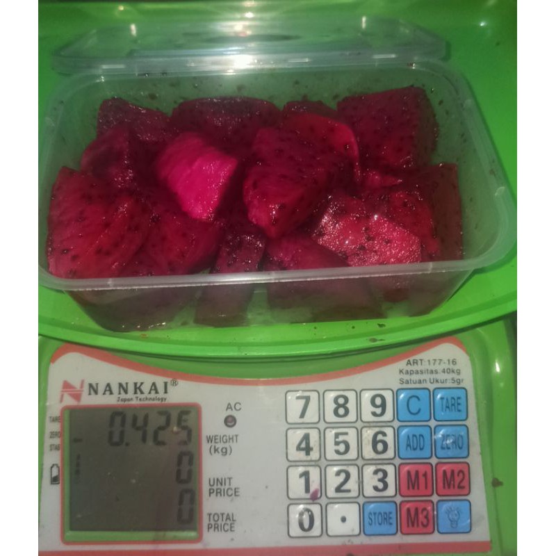 

Buah Naga Frozen / Buah Naga Beku / Frozen Fruit , harga per 400 gram