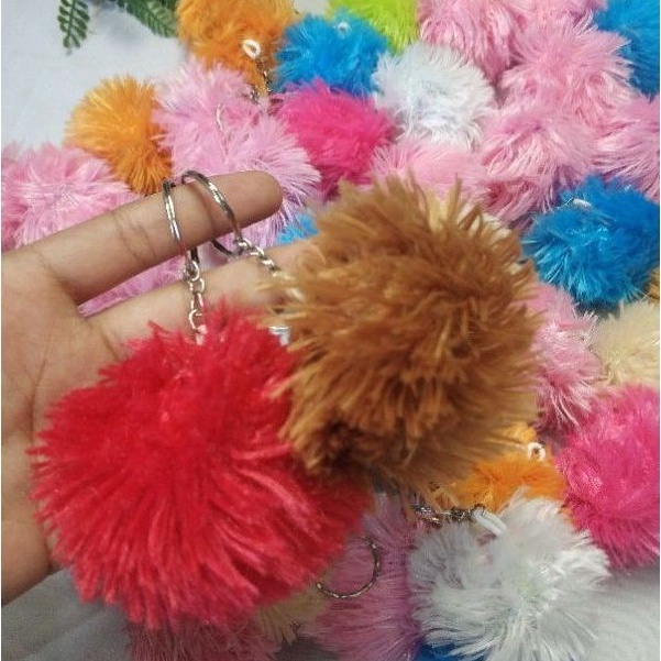 GANTUNGAN KUNCI POMPOM BULU / Gantungan Aksesoris Tas Ransel / Ganci Bulat Murah