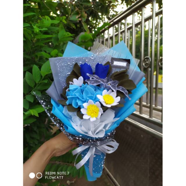 Buket Bunga/ Bucket Bunga/ Bucket Flanel Premium / Bucket Bunga Wisuda / Buket Bunga Wisuda