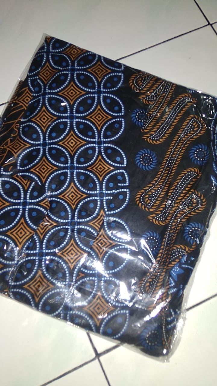 Baju Kemeja Batik Pria Lengan Panjang