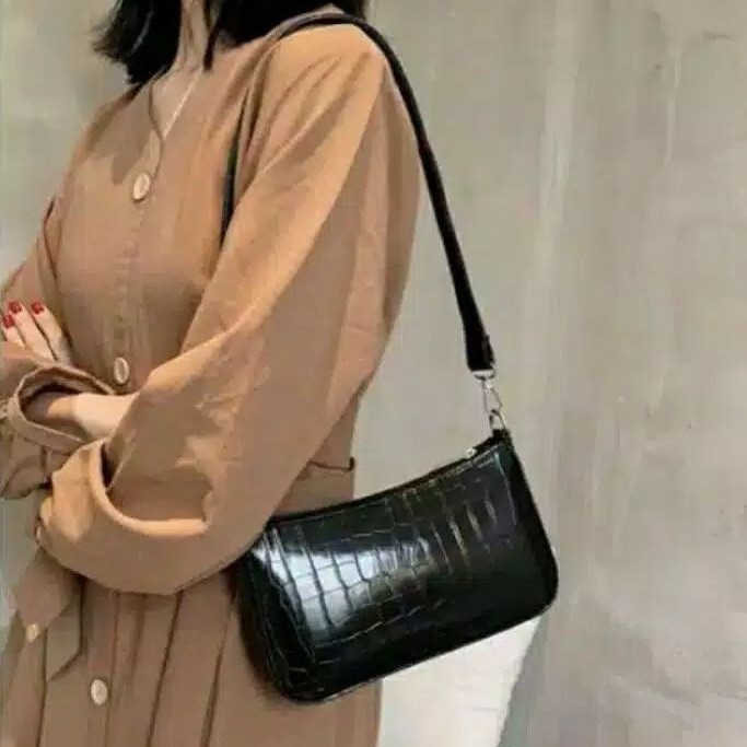 FIRDA BAG Croco Sling Bag Double Strap Tas Slempang Wanita Terbaru Shoulder Bag Wanita  Slingbag Wanita Korea Lokal  Tas Selempang Wanita Tas Double Strap Tas Wanita Model Korea Tas Croco Wanita Tas Sling Bag Wanita Tas Wanita Terbaru 2021