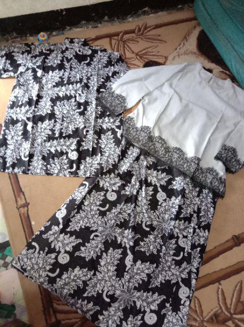 Couple Batik Keluarga Arsyilla Klok Lawasan Ayah Ibu Anak Cowok 3-12 Warna Abu Hitam Putih  Family