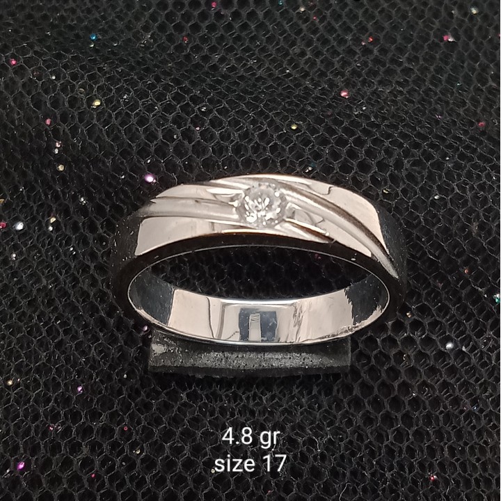 Cincin Emas 17K - 4.8 gr Kadar 750 - 1057