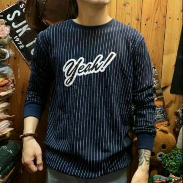 Kaos Kekinian CCL pria lengan panjang salur hitam putih belang  IK SA