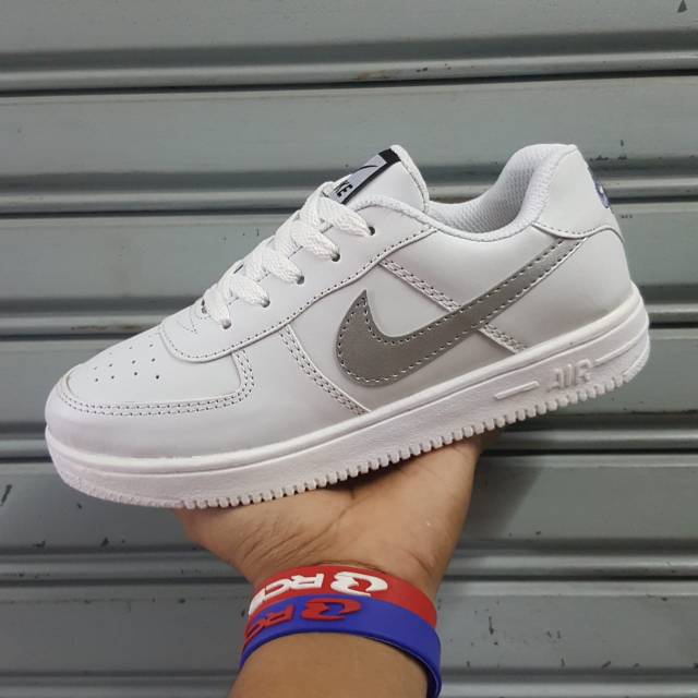 sepatu nike made in indonesia