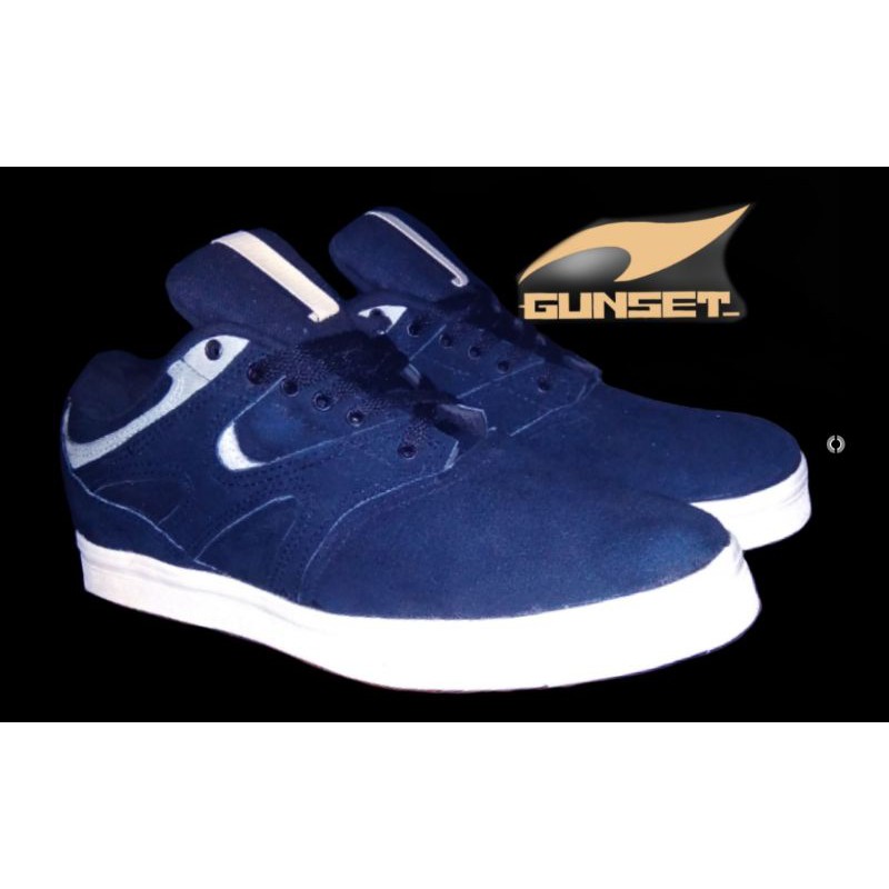 custom sepatu DC shoes