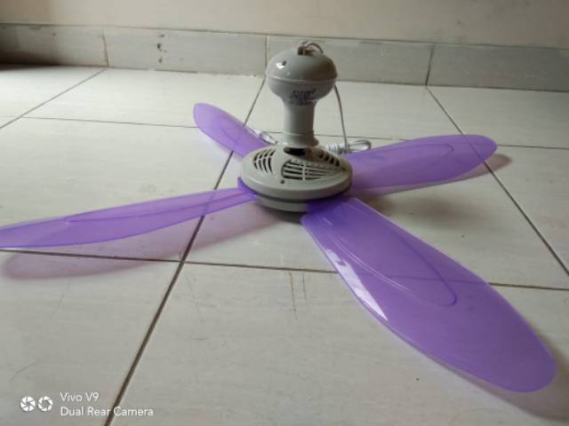 Kipas angin baling2 warna bening ugun /mini fan 28w