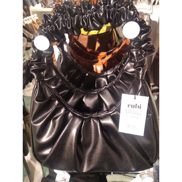 TAS RUBI SCRUNCH SHOULDER BAG NEW ARRIVAL