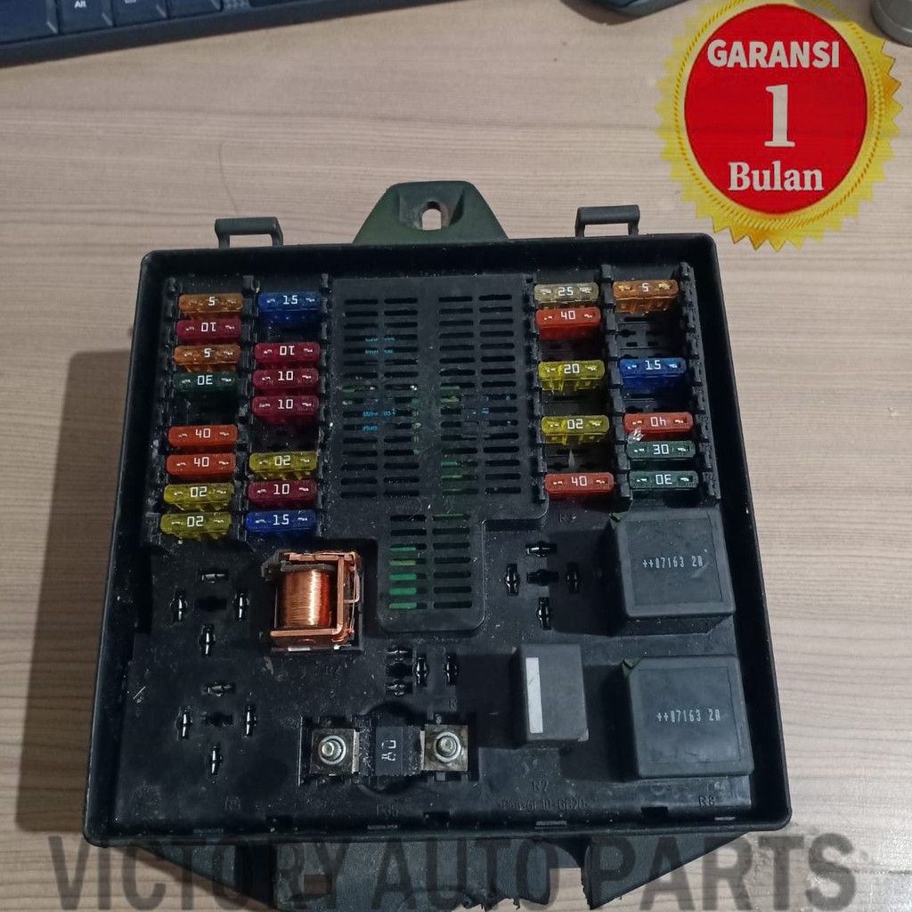 Fuse box Jaguar Xj XJ8 2007 518807217 5w93-14a073 ac ORI COPOTAN