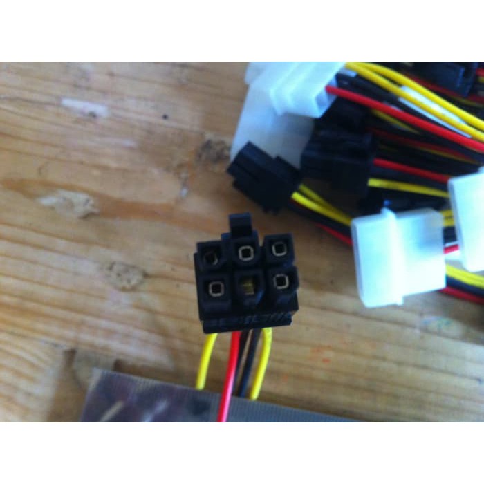 Kabel Power Vga / Adapter 1 Molex To 6 Pin / 6Pin Pcie / Pci-E