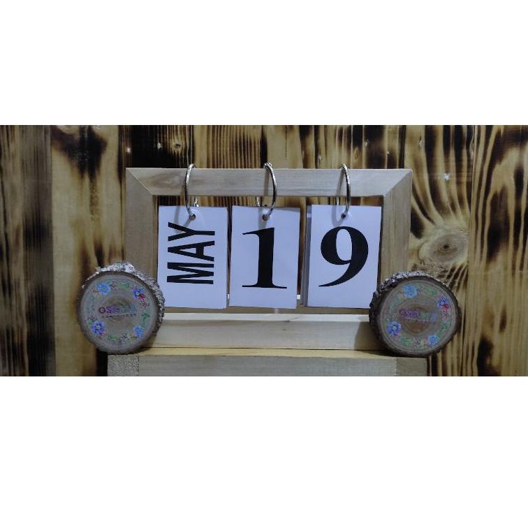 

TERLARIS!! kalender meja kayu/ kalender duduk / kalender hias / kalender abadi / kalender souvenir / kalender vintage ring kayu