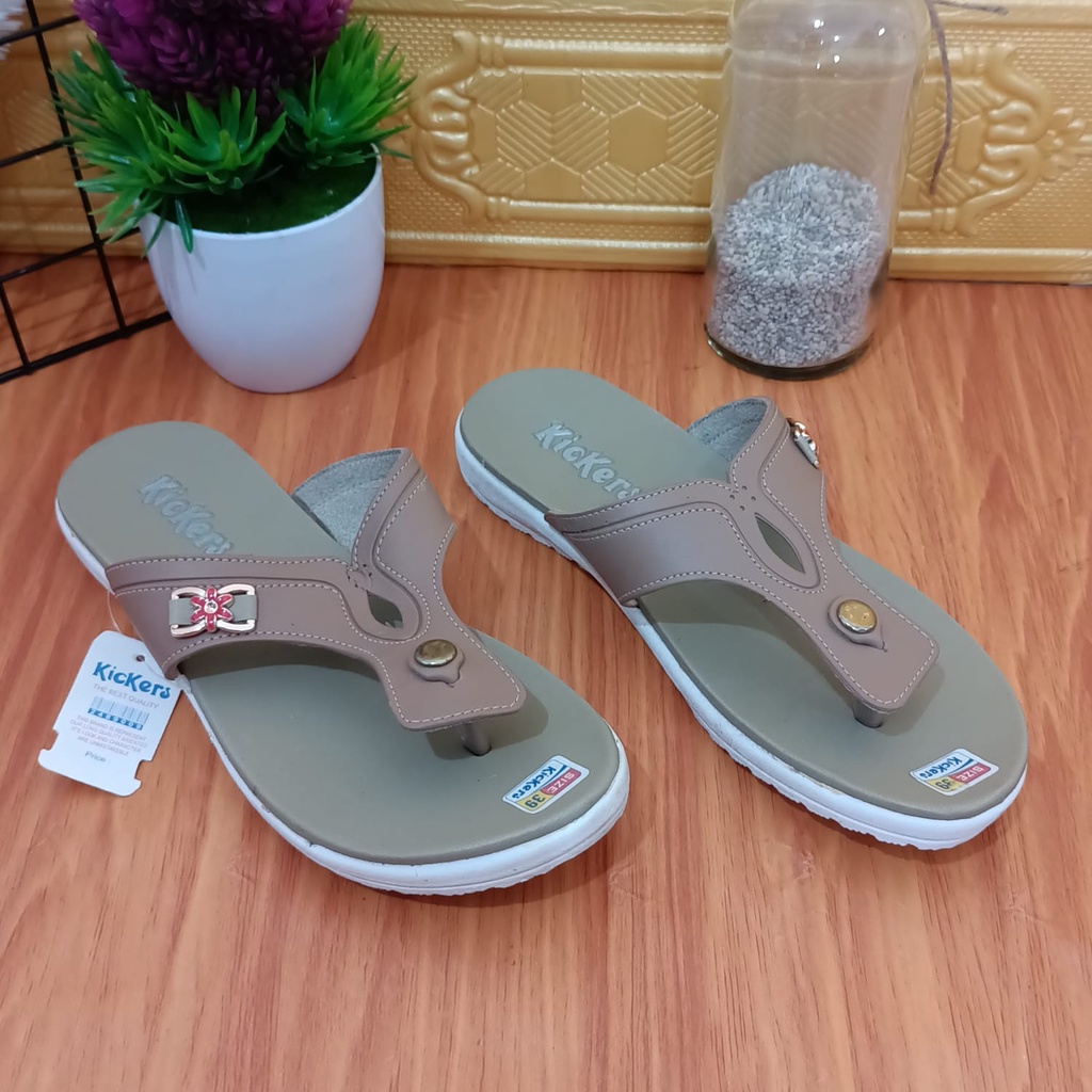 Sandal Jepit Wanita Kekinian / Sandal Jepit Wanita Kickers