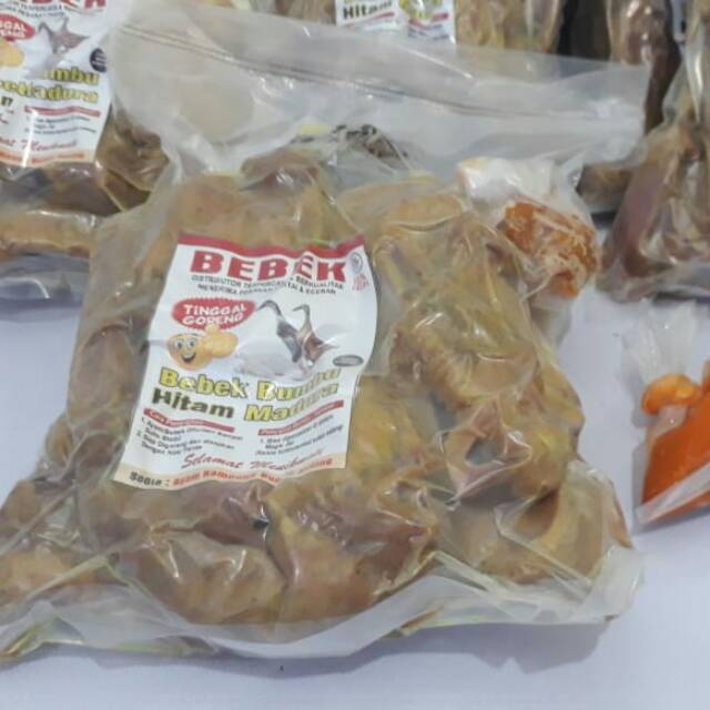 Bebek bumbu hitam madura