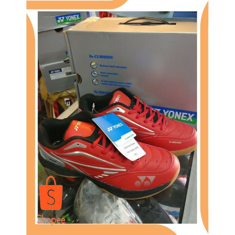 Menjual Sepatu Badminton Merk Yonex Sepatu Badminton Wanita Pria Yonex Size 43 Only