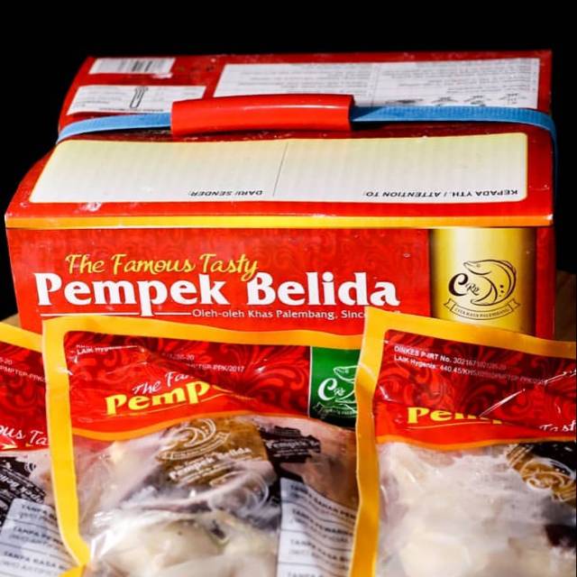 

DUS PEMPEK BELIDA, KOTAK HAMPERS PEMPEK BELIDA (Ukuran 23 * 16 *10 cm)
