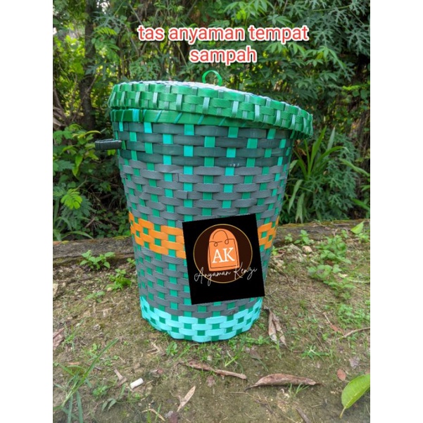 anyaman tempat sampah ukuran kecil dan sedang