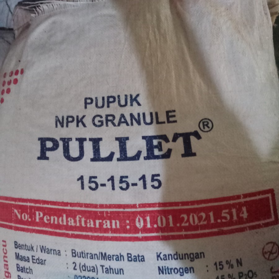 PUPUK NPK 15 15 15