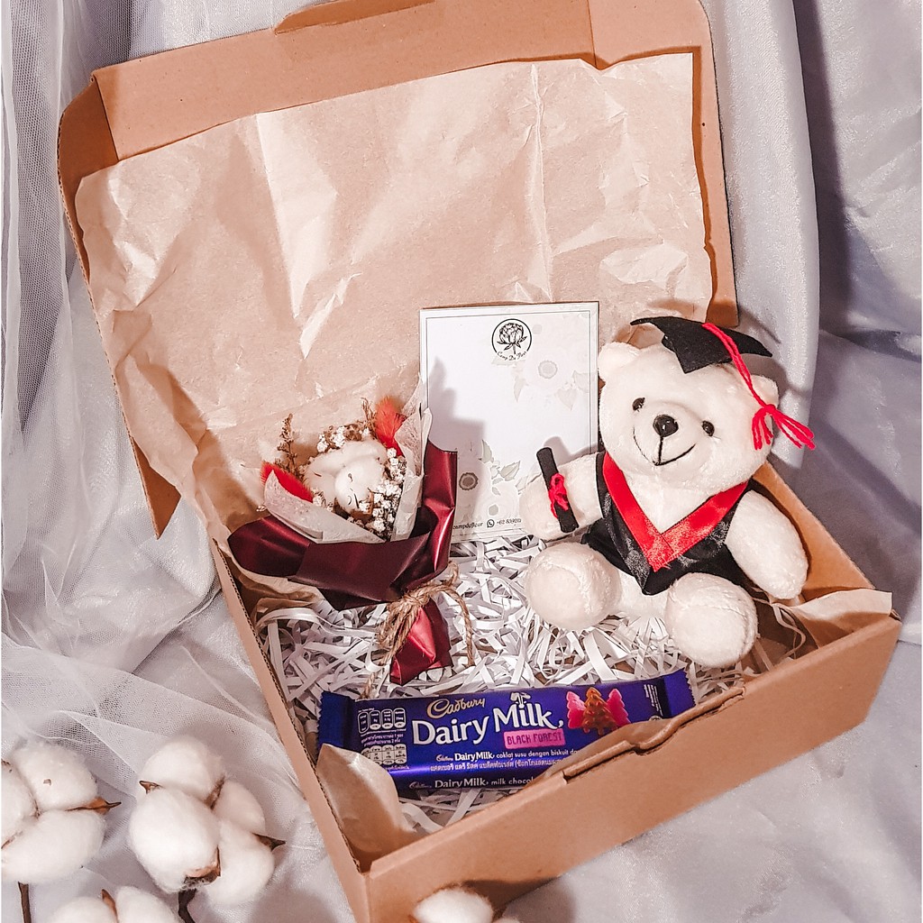 Graduation Hampers Wisuda Kado Unik Murah Dried Flower Flower Soap Boneka Buket Bunga Sabun Kering Shopee Indonesia