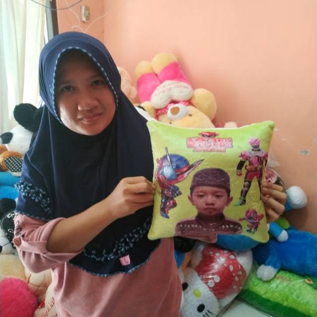 Bantal foto custom 30x30 cm bantal hiasan mobil hiasan dasbor mobil