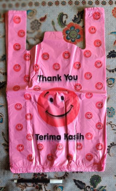 Kantong kresek motif smile / TIPIS uk 28x48 cm merk klin