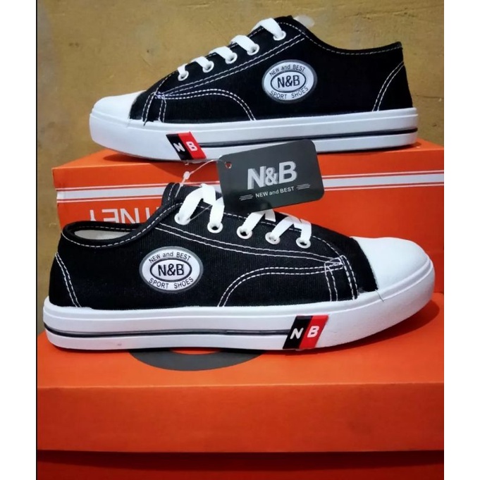 SAPATU NB HITAM PUTIH SEPATU SEKOLAH. BAHAN CANVAS