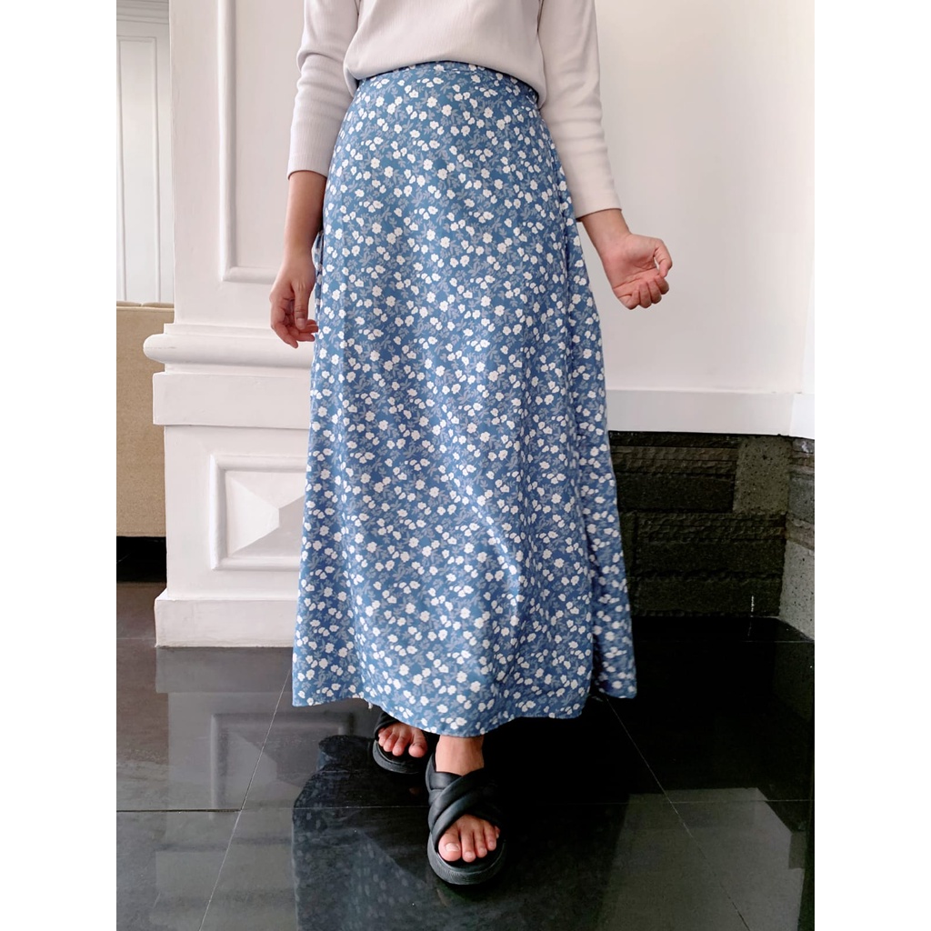 ROK FLORAL SKIRT / ROK BUNGA FLORAL SKIRT / ROK MOTIF BUNGA KOREAN SKIRT / ROK POLKA LILY ROK PATTERN BUNGA SAKURA STANDARD JUMBO