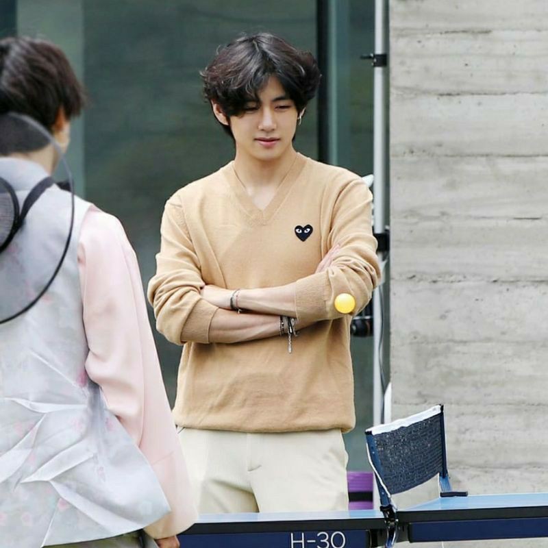 Sweater Basic BTS kim Taehyung Black heart face