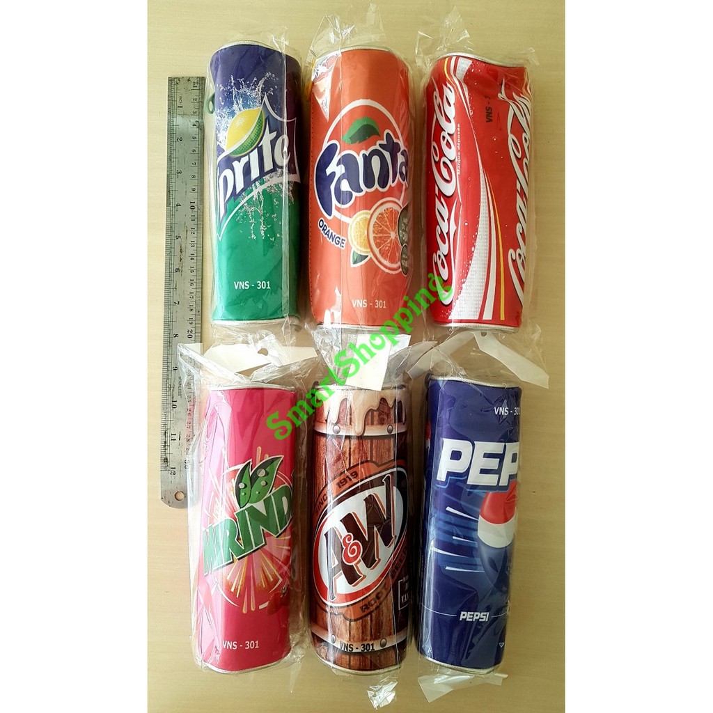 

Tempat Pensil Kain Resleting Motif Minuman Soft Drink