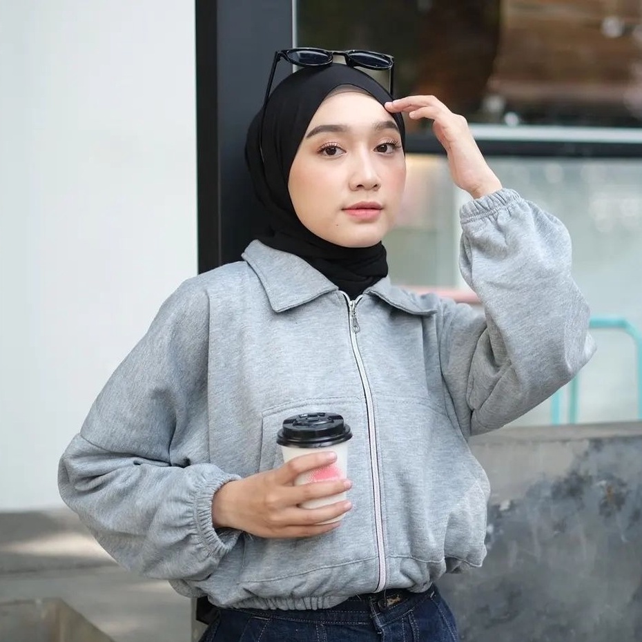 Vada Colar Crop - Jaket Crop Wanita