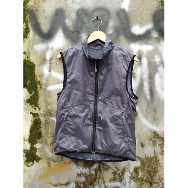 Rompi uniqlo size M second