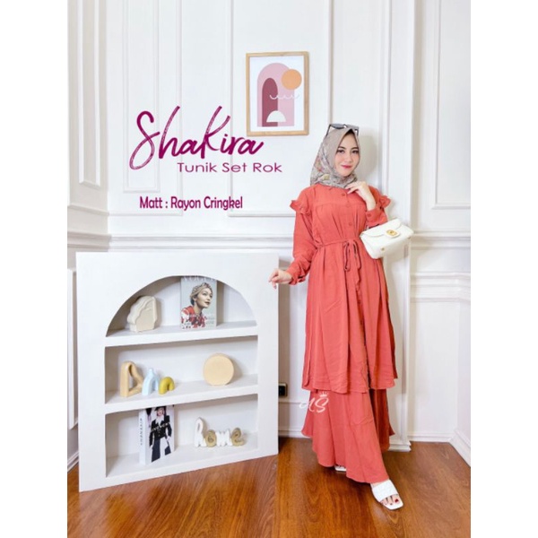 SHAKIRA SETROK  AYU SANDRA