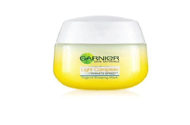 Garnier Light Complete White Speed Night Yoghurt