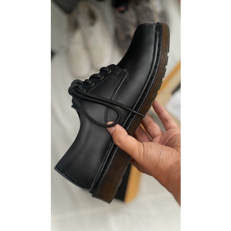 Lederweren Leder Derby 2 Black Sepatu Derby Kulit Formal Pria Sepatu Tali Pria