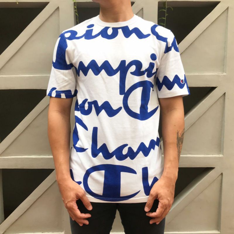 Champion Heritage All Over Script Tees / Kaos Champion Original / Kaos Pria Merk Champion