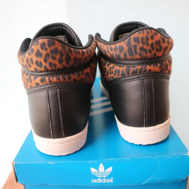 adidas sleek leopard