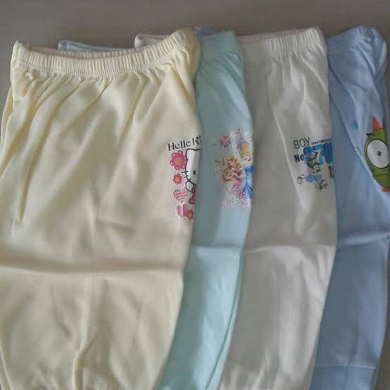 Per 4 Pcs Celana Panjang Bayi Merk Hoga Buka Kaki Mix 4 Warna