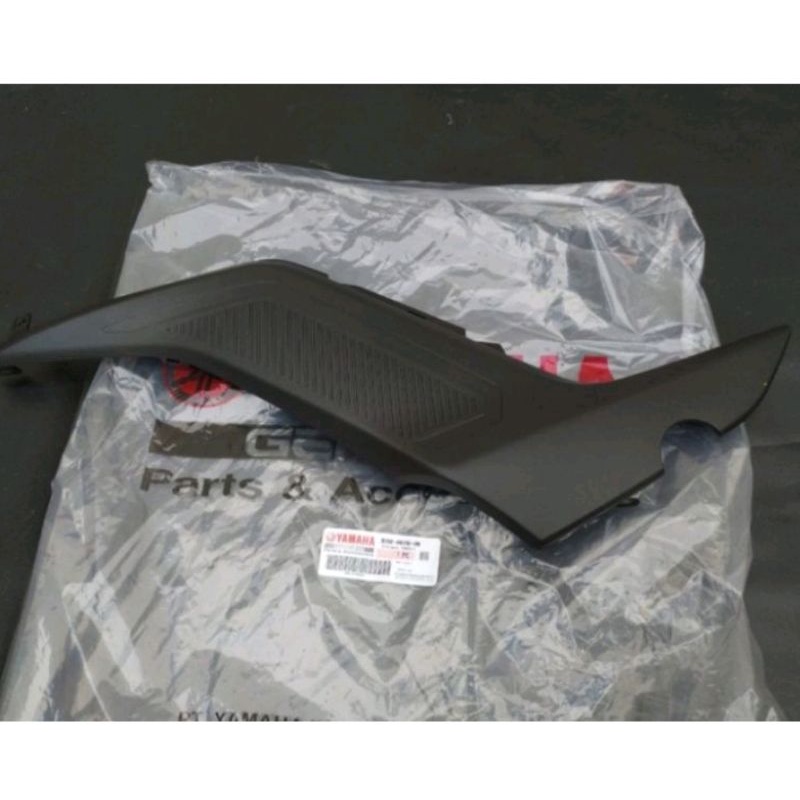 COVER SAYAP BAWAH KANAN MIO GEAR 125 ORIGINAL YAMAHA
