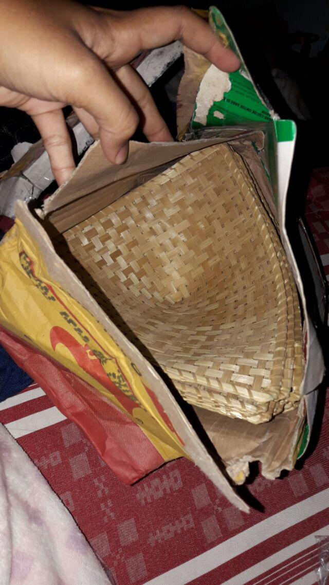 Pincuk / Alas Makan Bambu