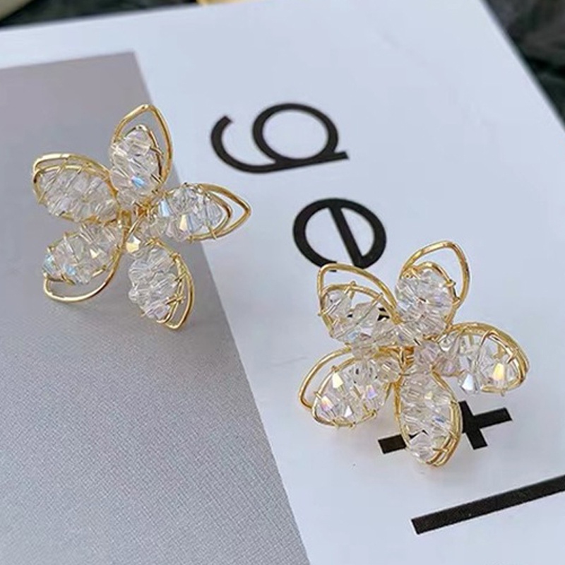 SANGCAKRA COD - Anting Tusuk Wanita Metal Crystal Flower Stud Earring Model Bunga Diamond Crystal Luxury Blink Terbaru 2023 - ATW1