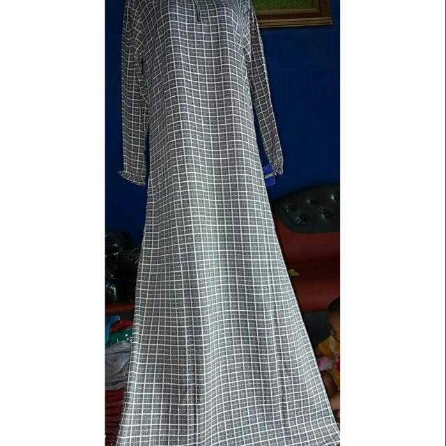 Ready gamis kaos kotak kotak garis putih dan hitam.harap chat ya sebelum order trimakasih