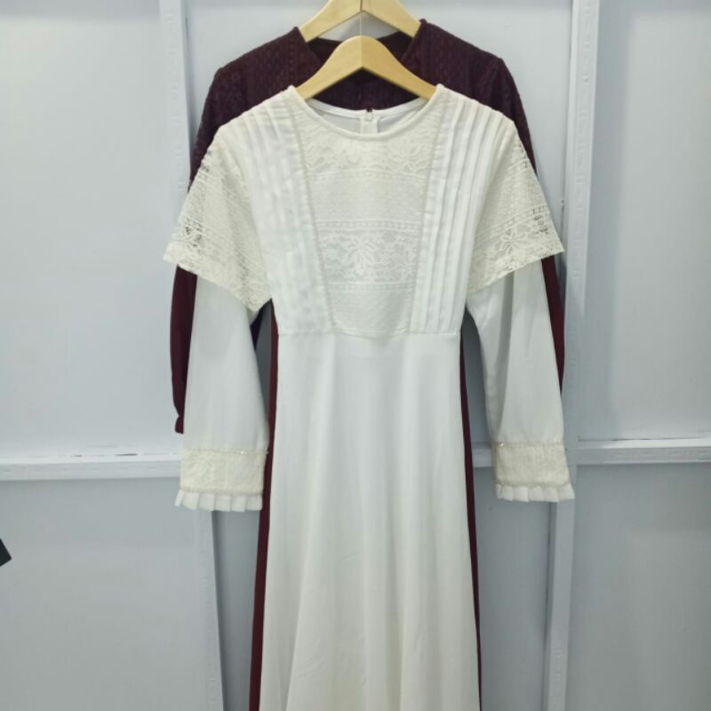 Gamis putih renda